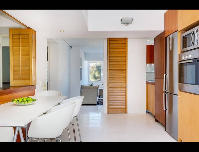 1.5 BEDROOM APARTMENT RENTED IN MOUILLE POINT